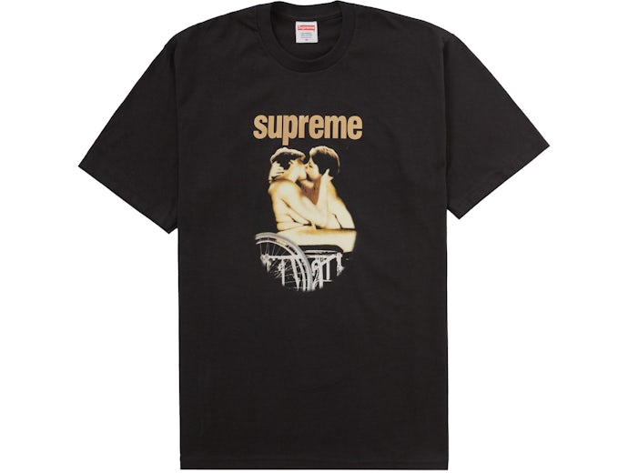 Supreme Kiss Tee (SS23) Black