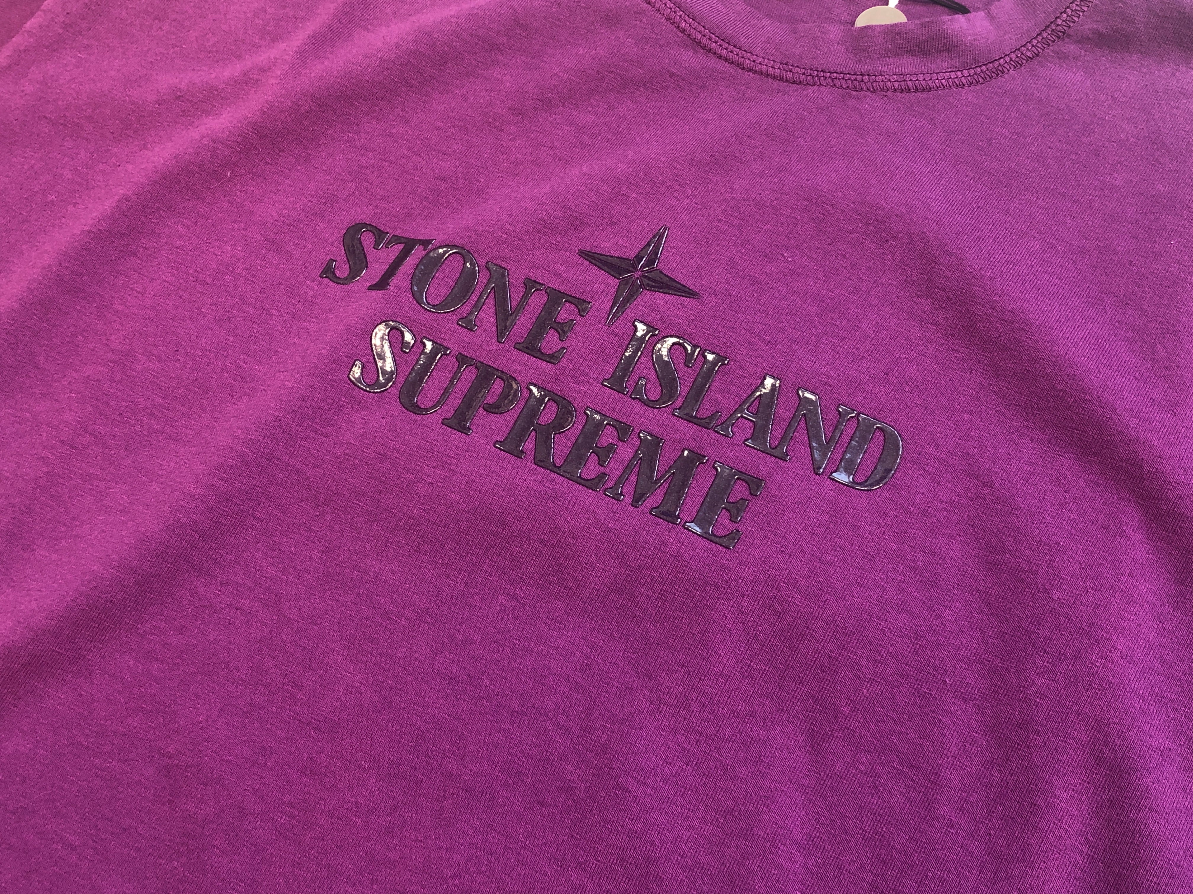 T shirt supreme stone on sale island